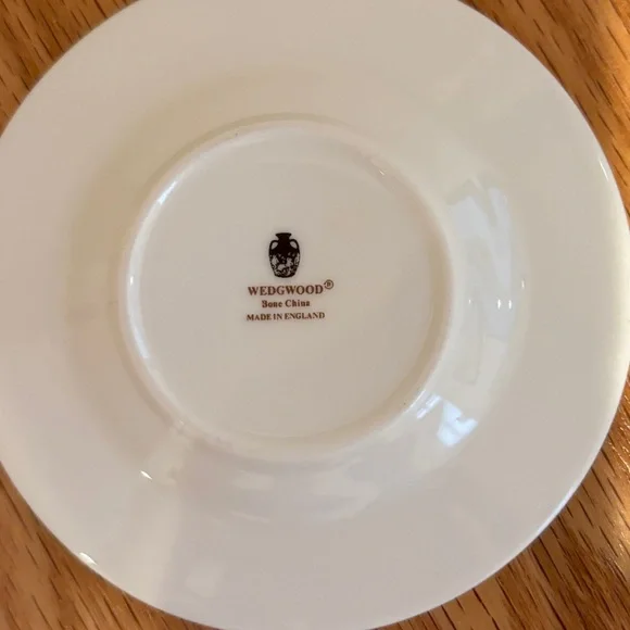 Wedgwood Kutani Crane miniature coffee set - Picture 4 of 4